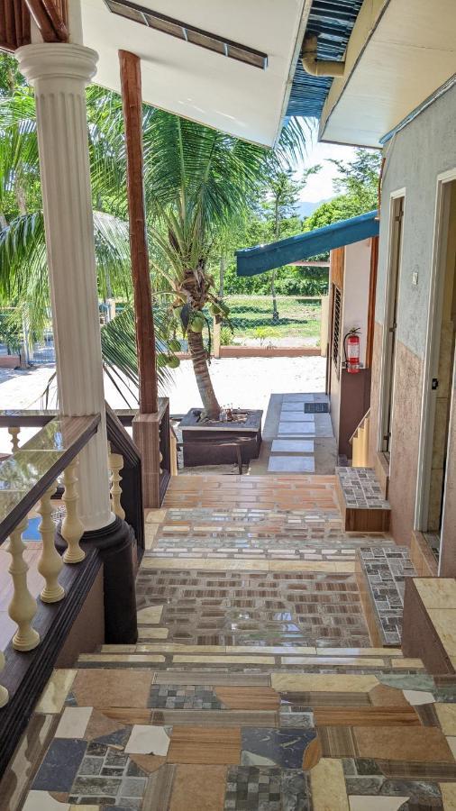 Maya Guest House - Sipaway Island San Carlos  Buitenkant foto